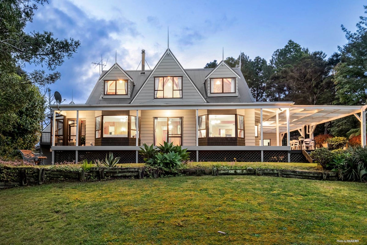 38 Crows Road, Swanson, Auckland - Carousel 29