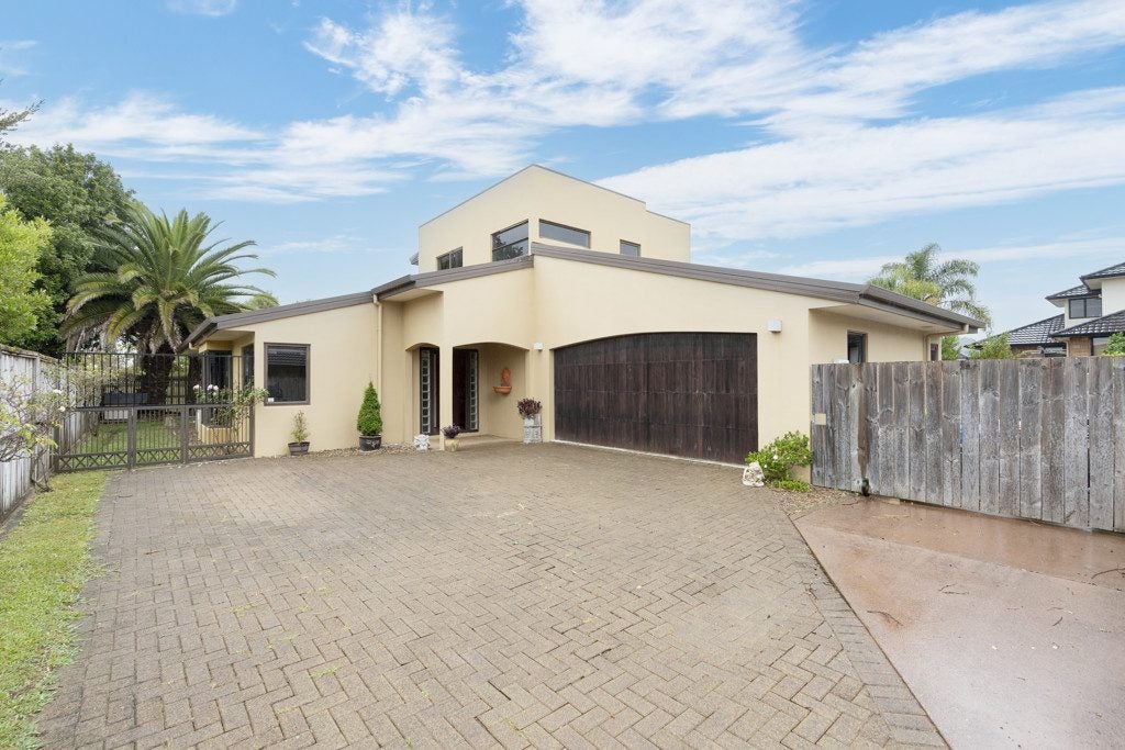 16 Grasmere Court, Huntington, Hamilton - Carousel 1