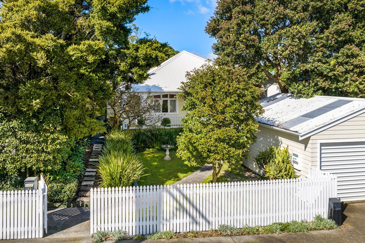 86 Taylors Road, Mount Albert, Auckland - Carousel 2