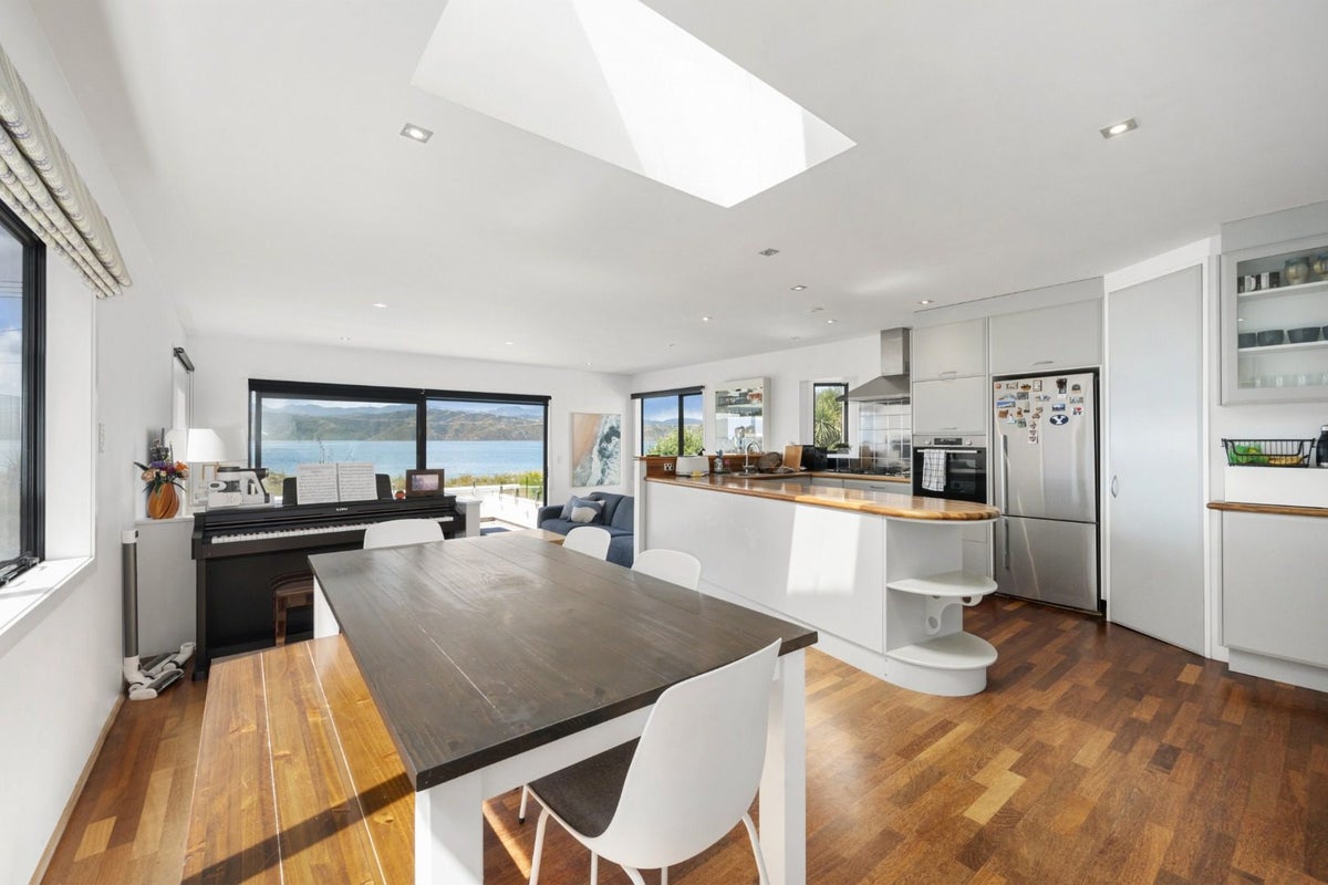 191 Marine Parade, Seatoun, Wellington - Carousel 1