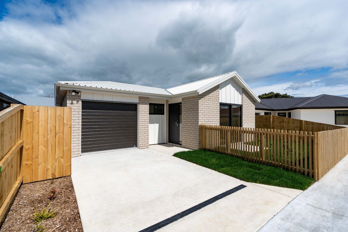 30 Paterson Street, Frankton, Hamilton - Carousel 1
