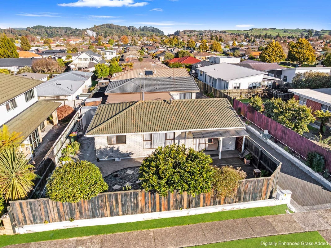 16A Grey Street, Glenholme, Rotorua, Bay Of Plenty - Carousel 2
