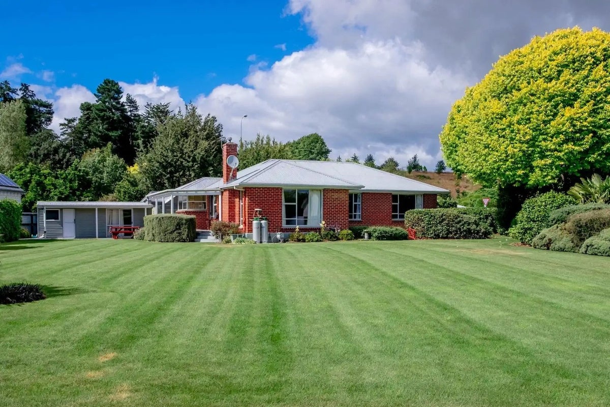 1 Rimu Street, Highfield, Timaru - Carousel 1