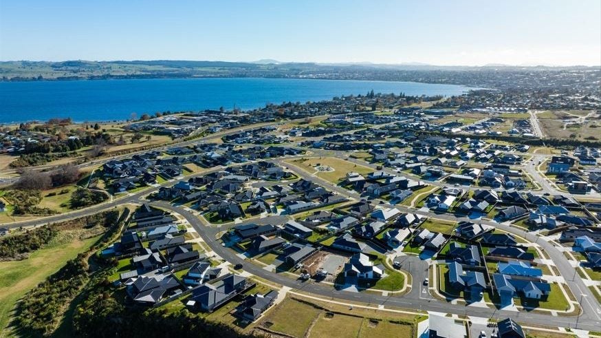44 Kopakopa Crescent, Wharewaka, Taupo - Carousel 1