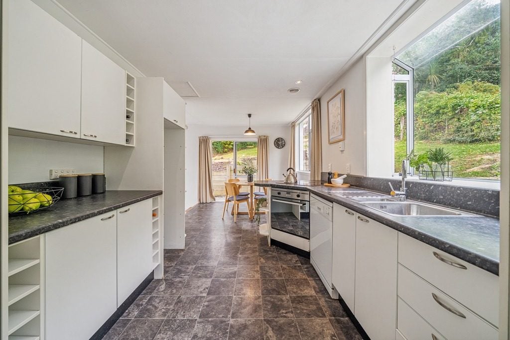 14A Hawthorn Crescent, Stokes Valley, Lower Hutt - Carousel 2