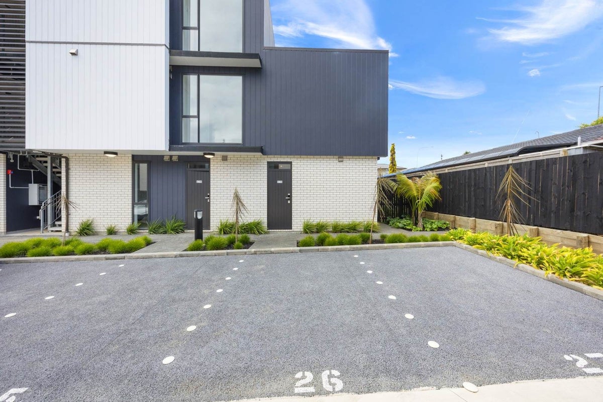 1/16 Treasure Lane, TE ATATU SOUTH, AUCKLAND - Carousel 11