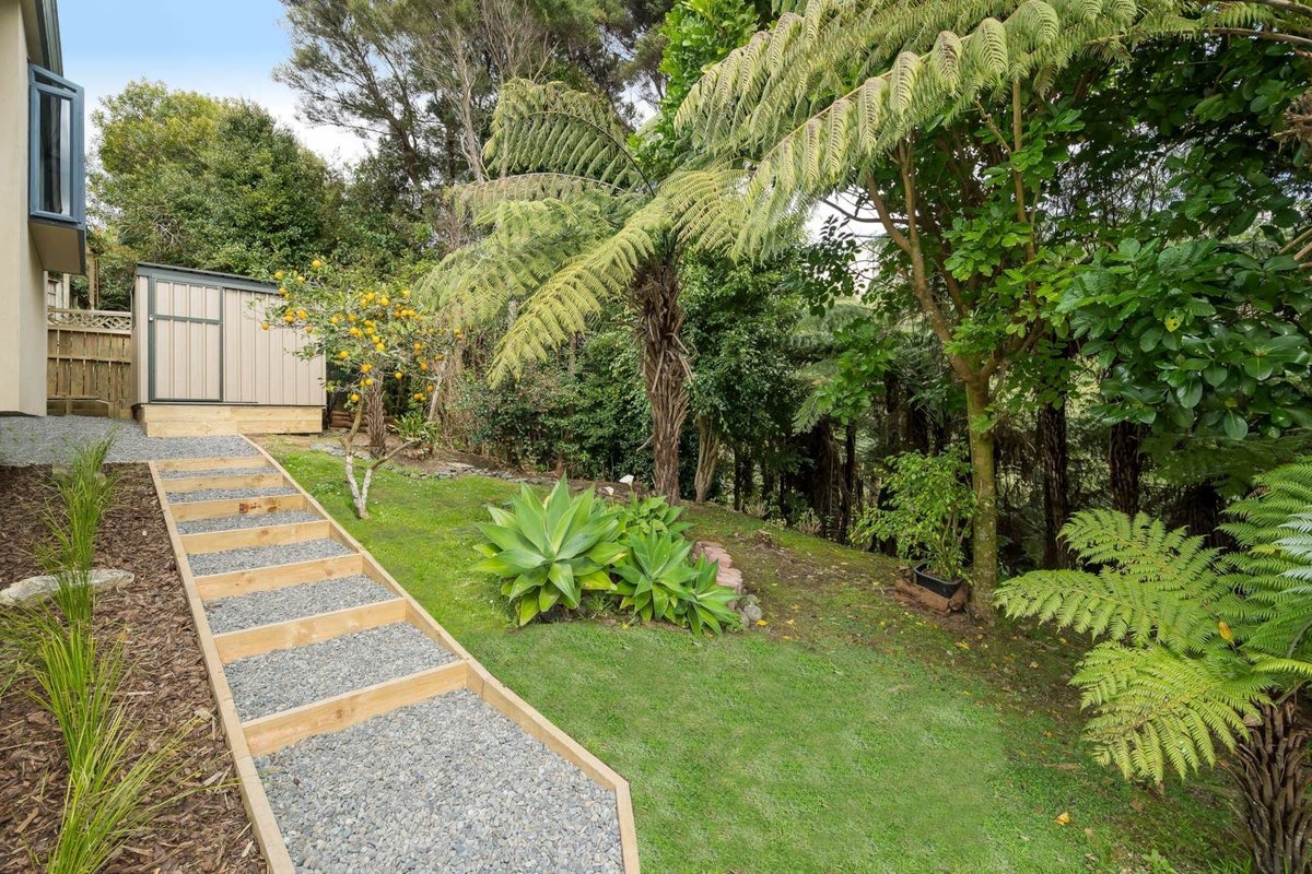 11 Canary Place, Unsworth Heights, Auckland - Carousel 14