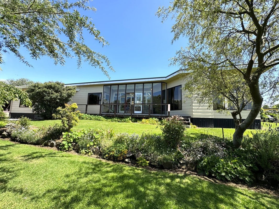 15 Miro Street, Kaka Point, Balclutha - Carousel 1