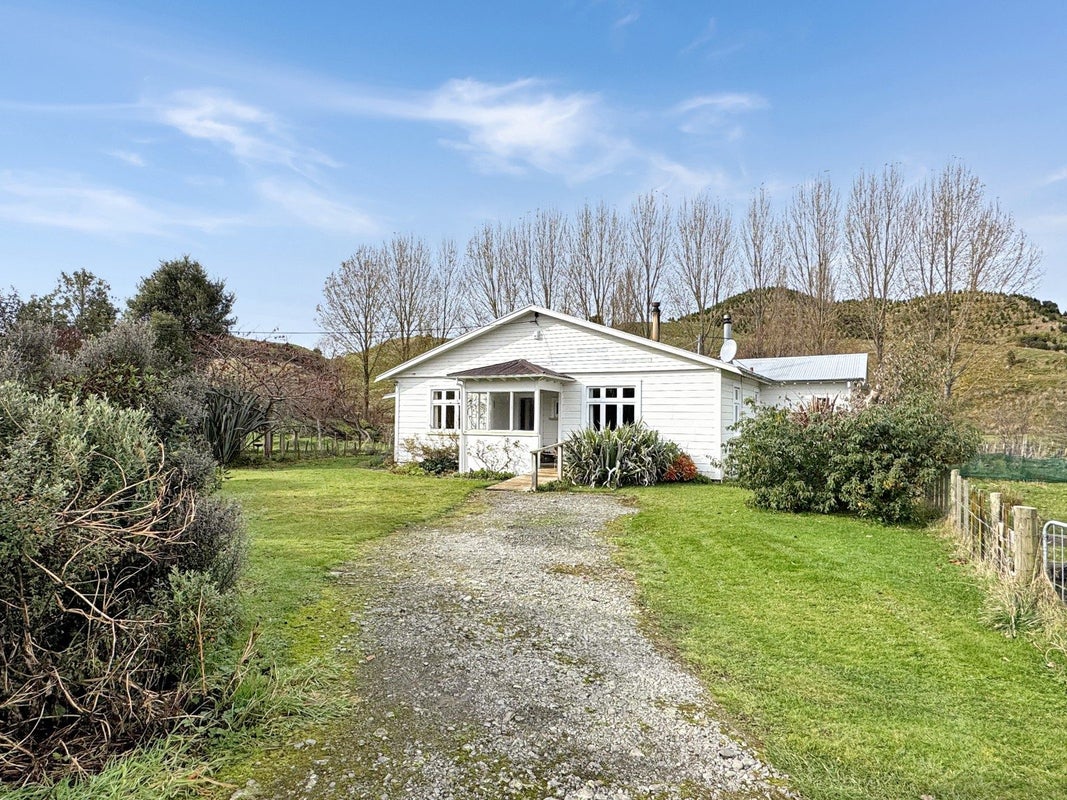 2096 Rangiwahia Road, Rangiwahia, Kimbolton - Carousel 2
