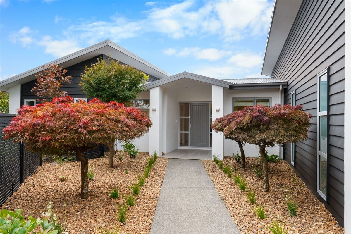 8 Springwater Avenue, Northwood, Christchurch - Carousel 2
