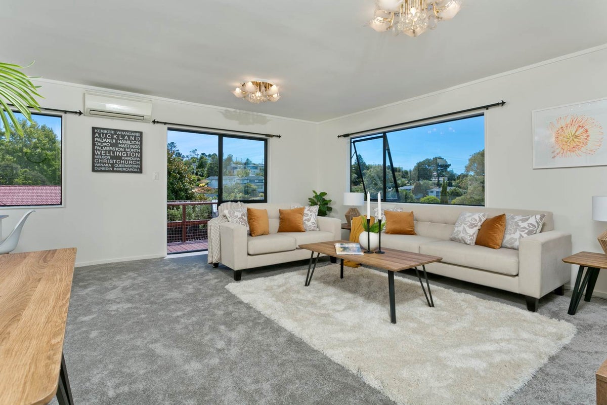 2/4 Aralia Road, Sunnynook, Auckland - Carousel 1