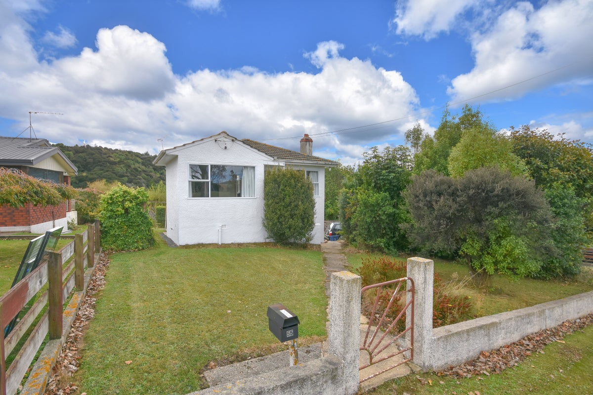 55 Martin Road, Fairfield, Dunedin - Carousel 1