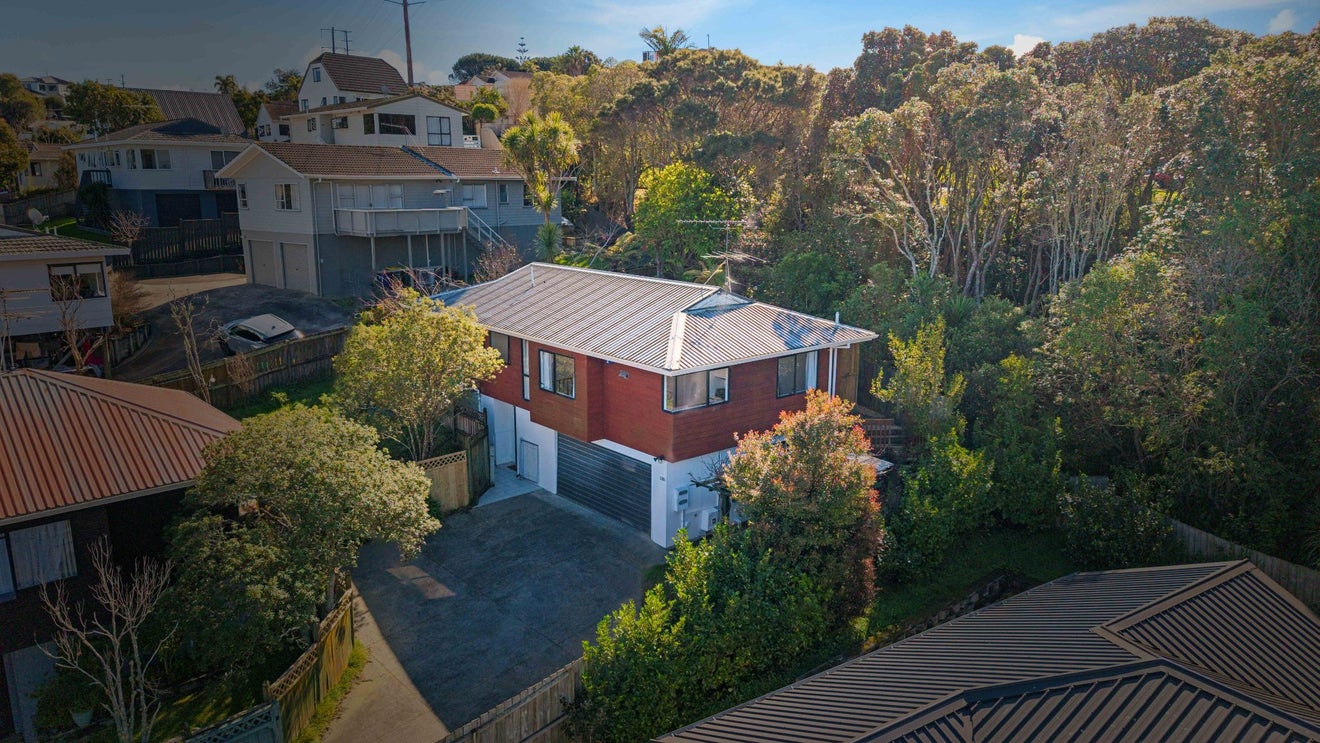 2/18 Atlantis Place, Totara Vale, Auckland - Carousel 1