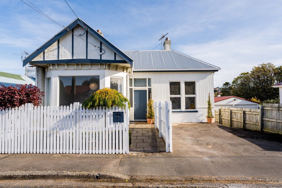 6 Patrick Street, The Glen, Dunedin - Carousel 1