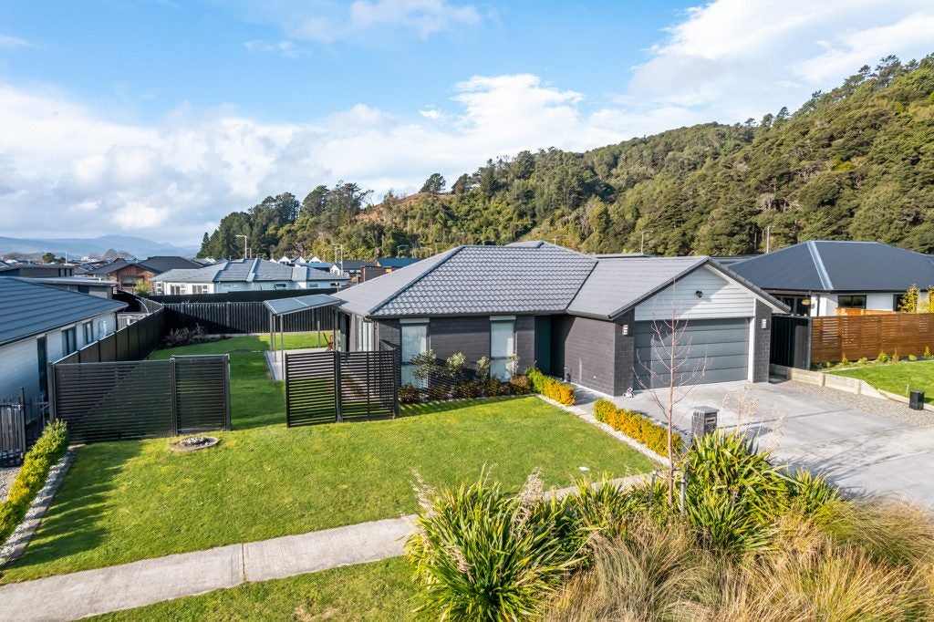 12 Hopkirk Avenue, Wallaceville, Upper Hutt - Carousel 23
