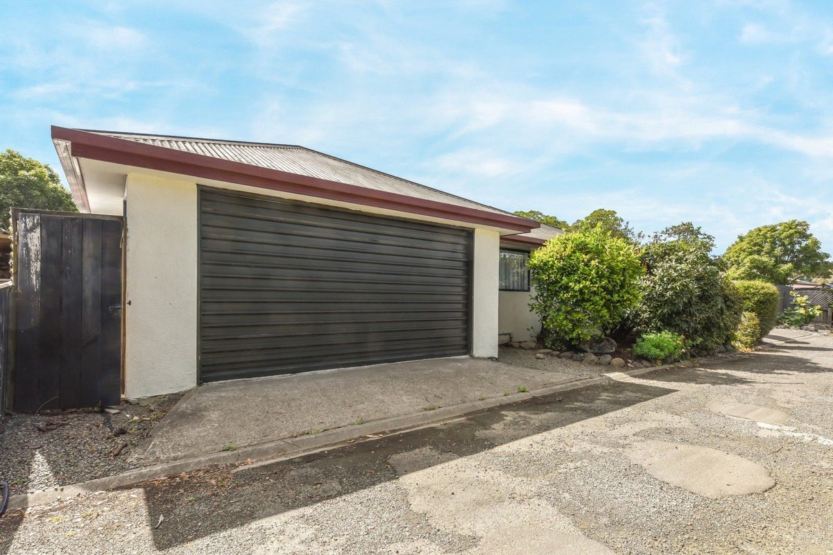 36 Lord Auckland Road, Wakefield - Carousel 22