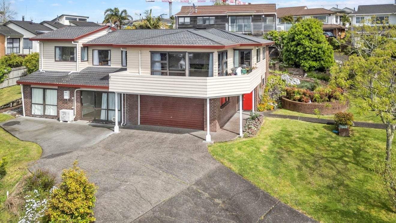 6 Soling Place, West Harbour, Auckland - Carousel 1