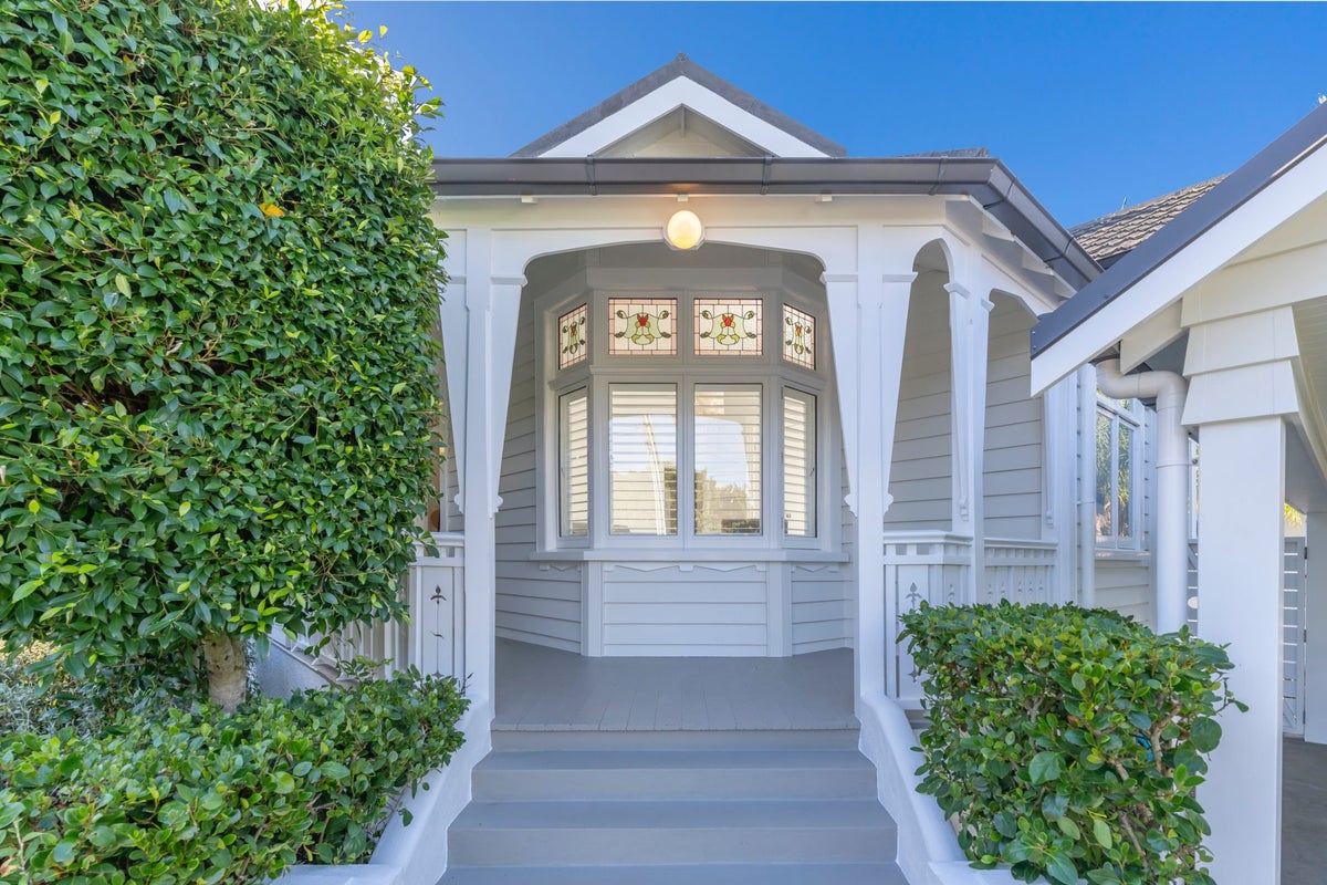 19A Shaw Street, Sandringham, Auckland - Carousel 2