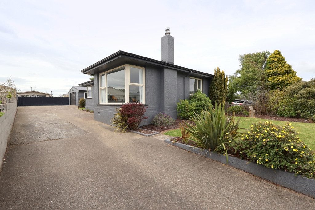 1 Roseburn Place, Hargest, Invercargill - Carousel 1