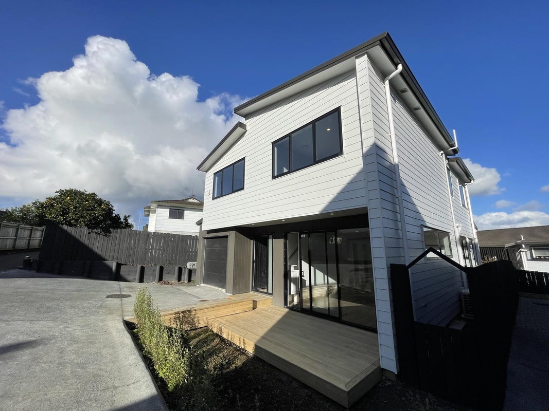 26 Sandgate Avenue, Botany Downs, Auckland - Carousel 1