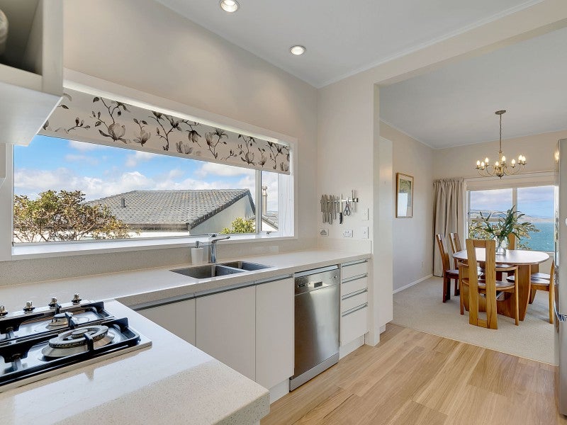 3 Ogilvy Terrace, Plimmerton, Porirua - Carousel 2