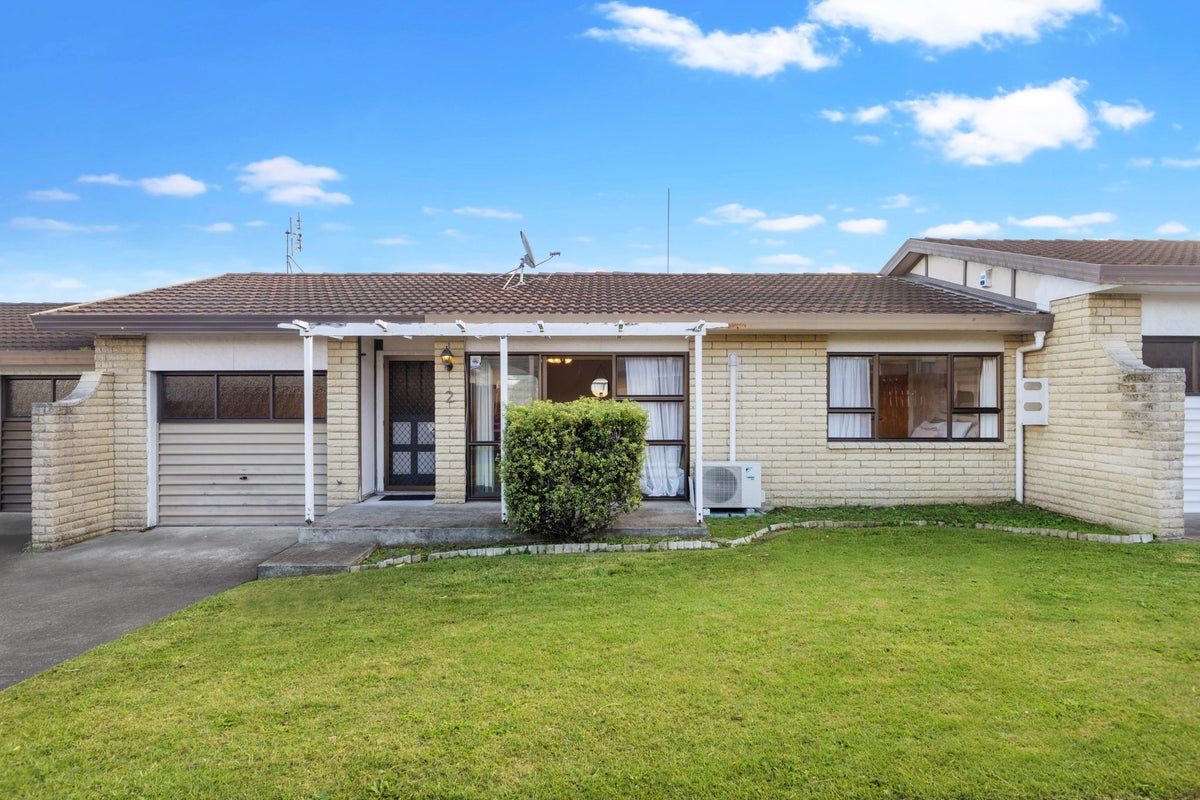 2/6 Glenora Road, Takanini, Auckland - Carousel 1