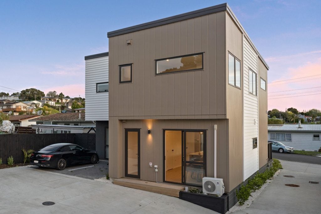 21B Neal Avenue, Glenfield, Auckland - Carousel 2