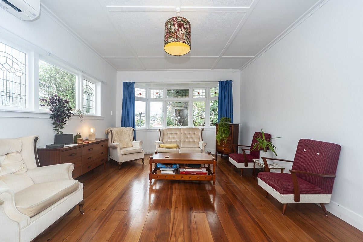 8 Akatea Street, Berhampore, Wellington - Carousel 1