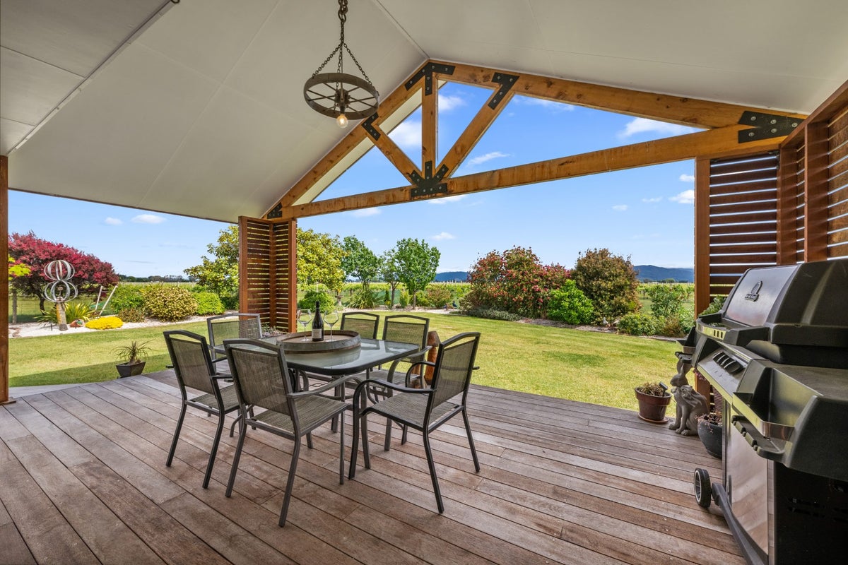 445 Dillons Point Road, Blenheim - Carousel 2