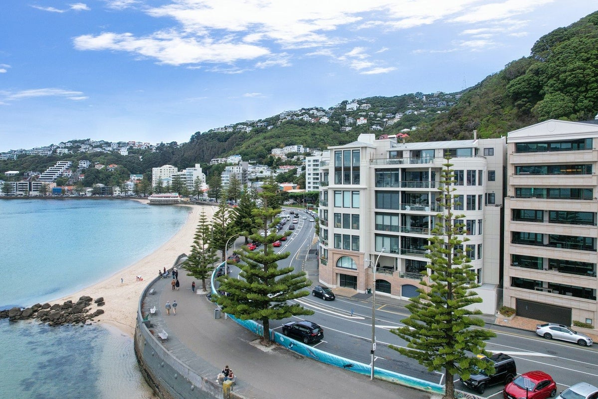 6B/172 Oriental Parade, Oriental Bay, Wellington - Carousel 1