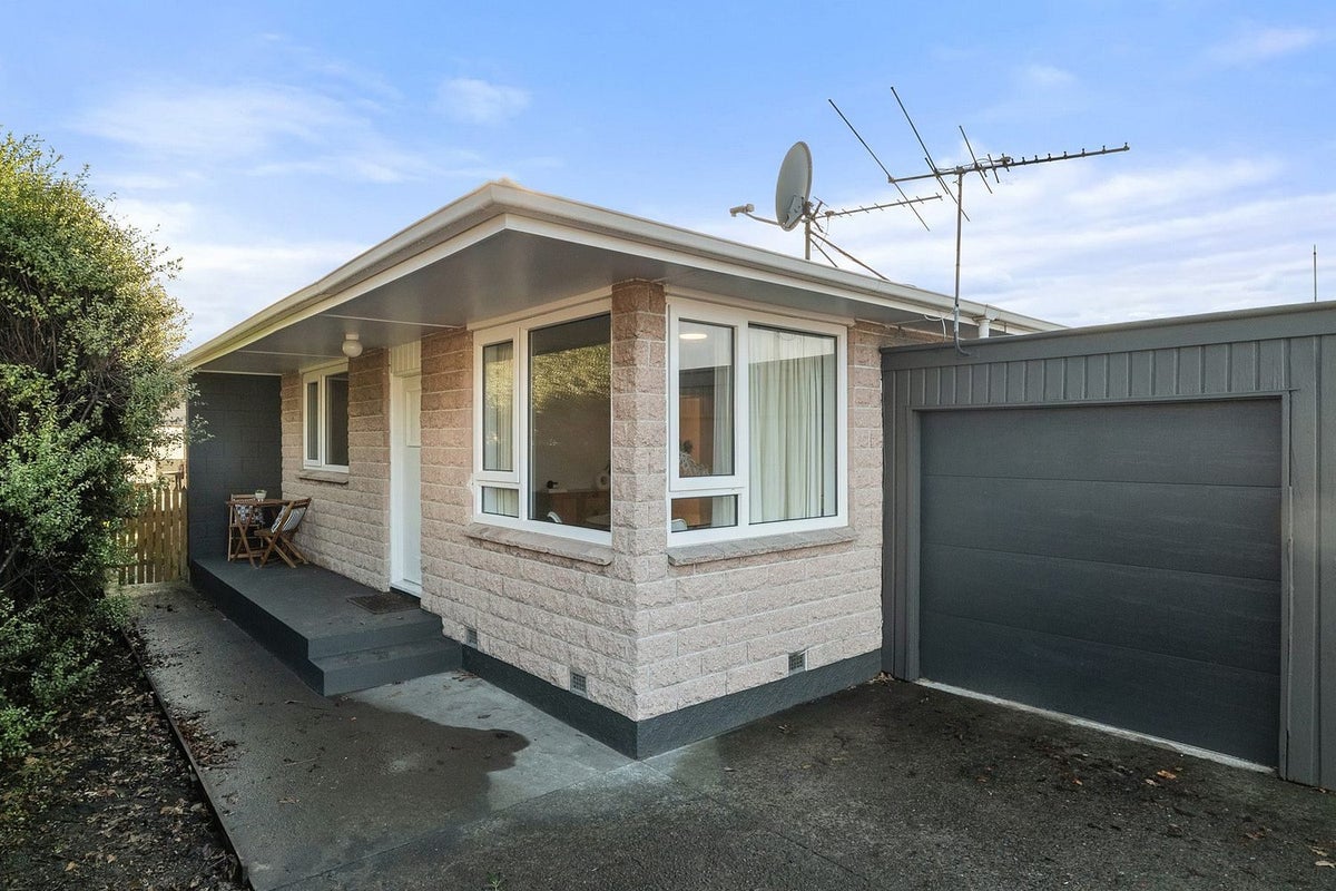 3/25 Edgeware Road, St Albans, Christchurch - Carousel 17