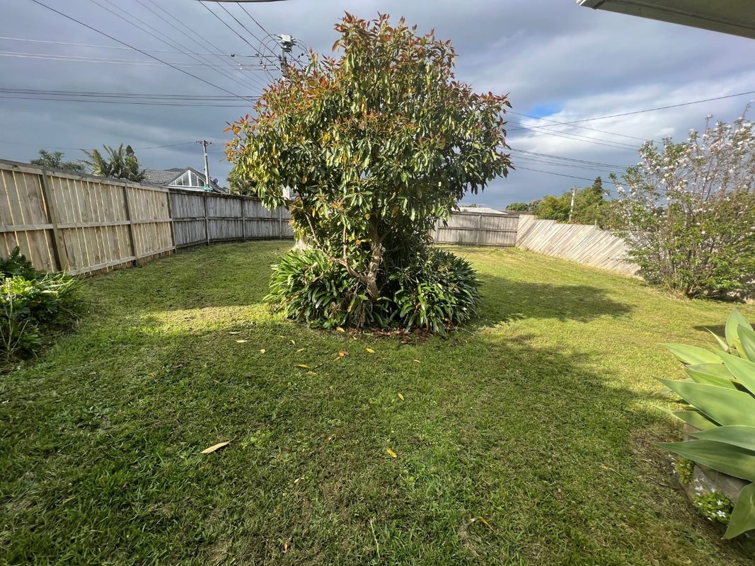 57 Yeovil Road, Te Atatu Peninsula, Auckland - Carousel 2