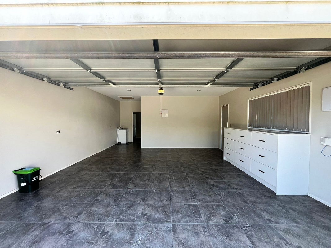 22 Helianthus Avenue, Flat Bush, Auckland - Carousel 15