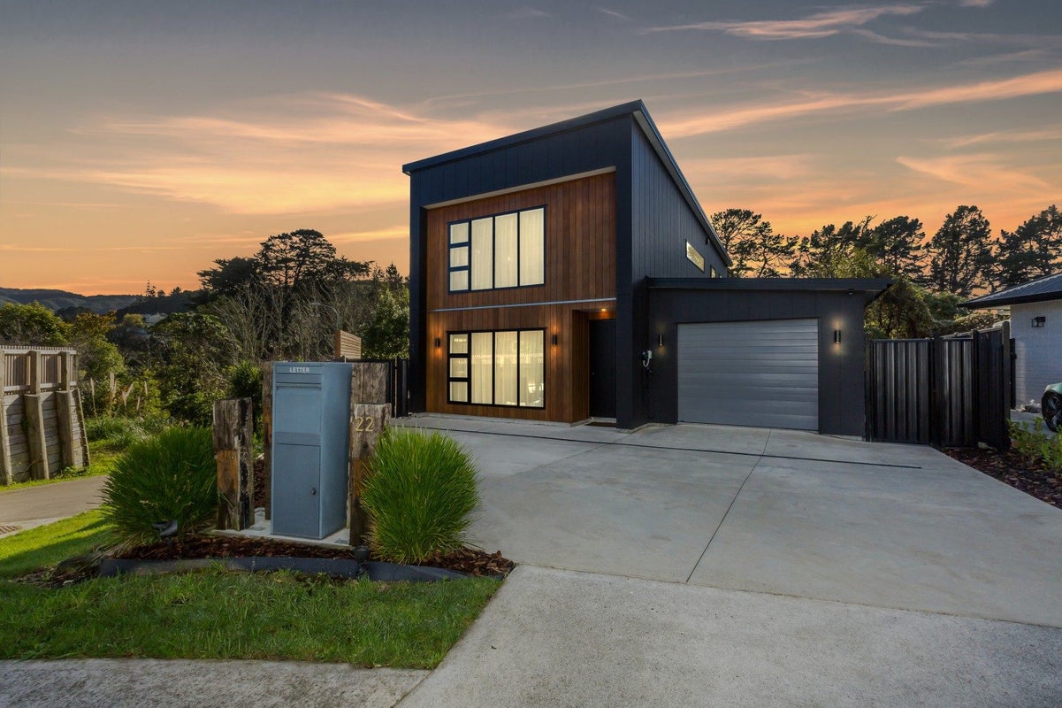 22 Rewarewa Way, Timberlea, Upper Hutt - Carousel 28