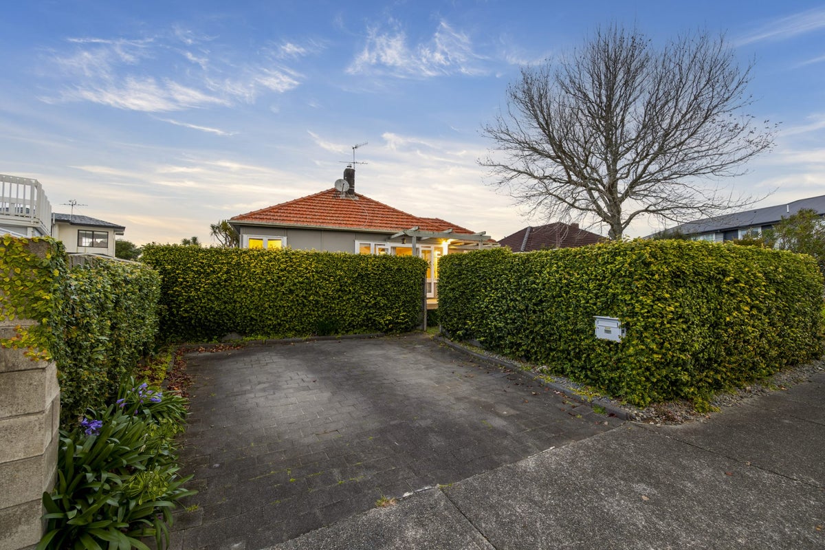 13 Tahapa Crescent, Meadowbank, Auckland - Carousel 29
