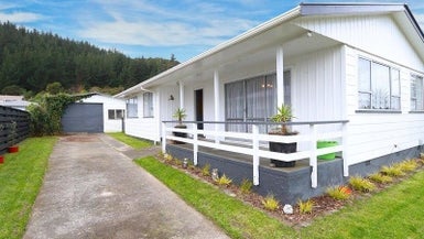 20 Belgrave Street, Wainuiomata, Lower Hutt - Carousel 1