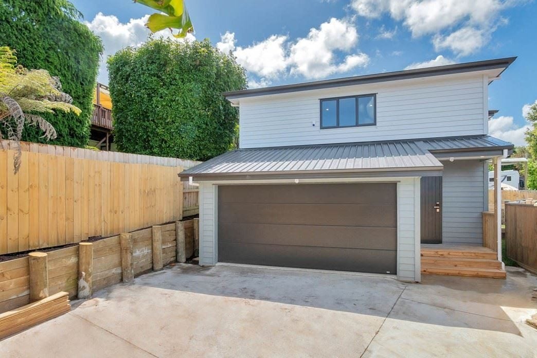 23A Cottam Grove, Northcross, Auckland - Carousel 1