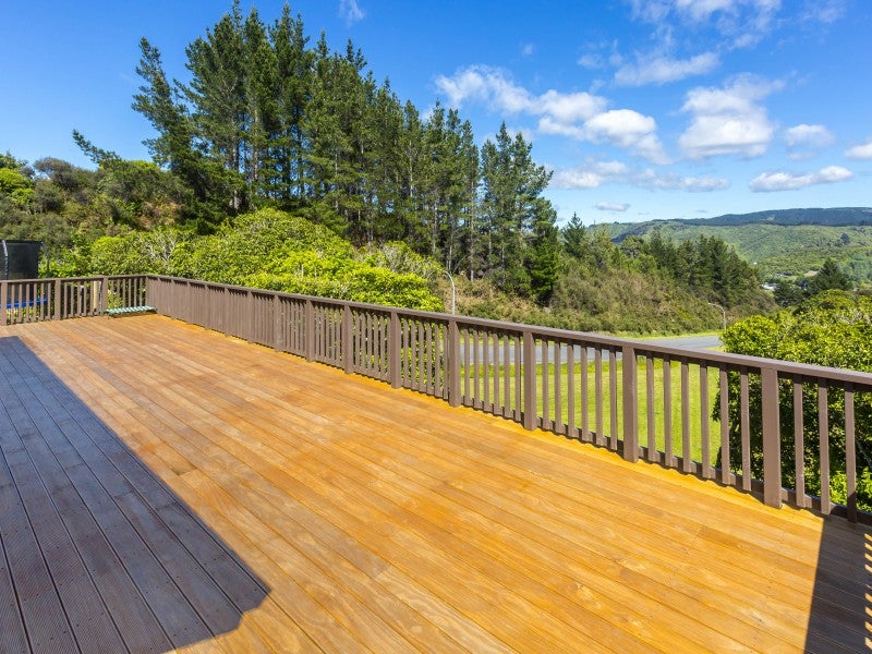 1 McKenzie Way, Timberlea, Upper Hutt - Carousel 1