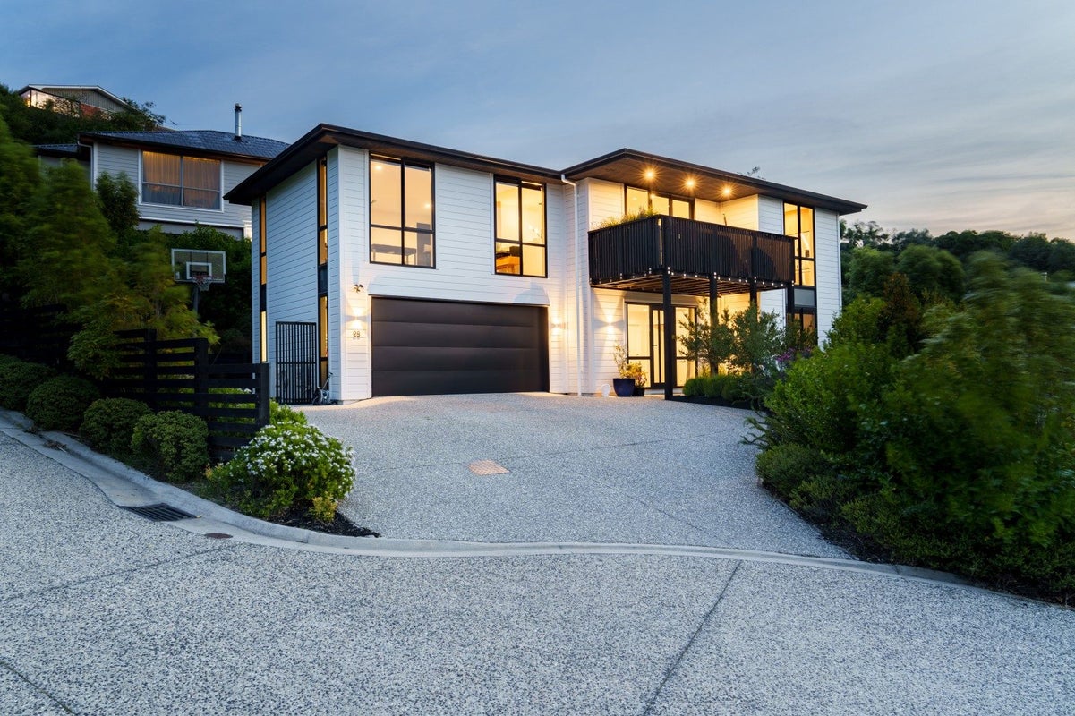 29 Brugh Place, Andersons Bay, Dunedin - Carousel 1