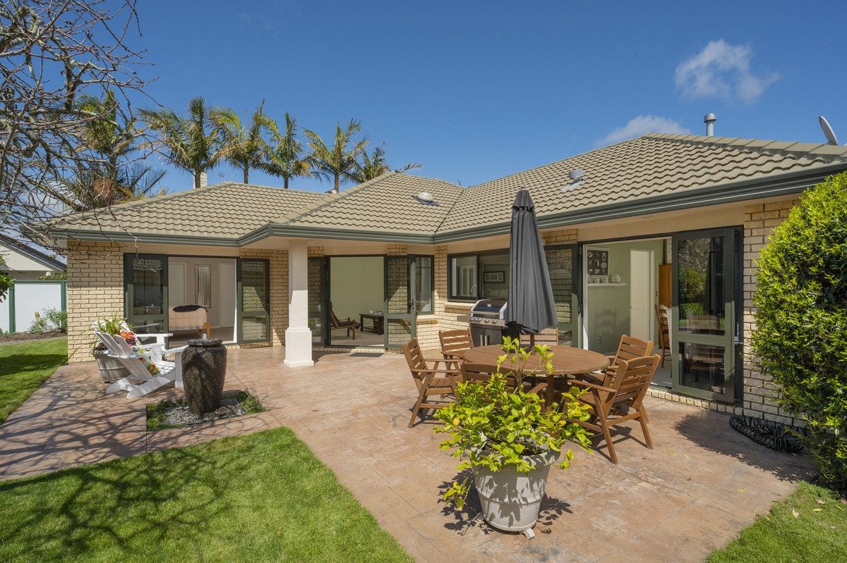 6 Huntington Drive, Bethlehem, Tauranga - Carousel 1