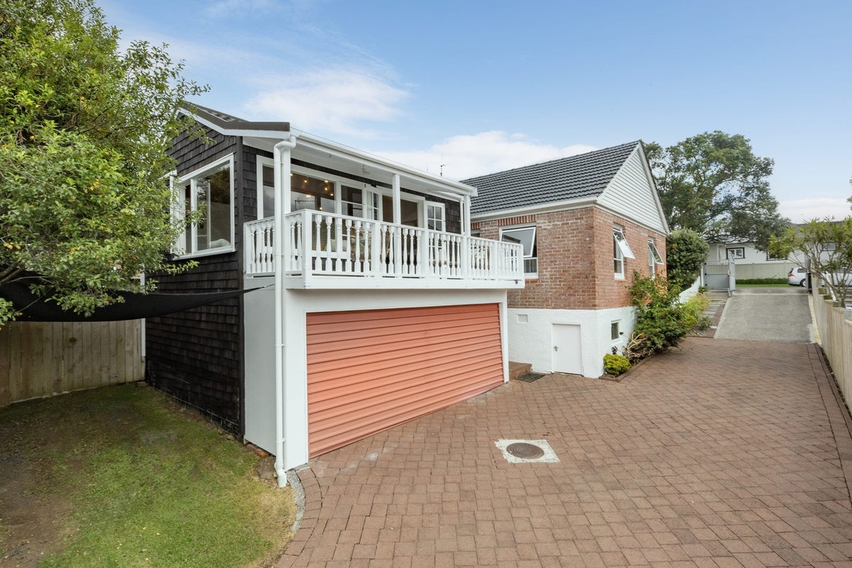 19 Ngatiawa Street, One Tree Hill, Auckland - Carousel 20
