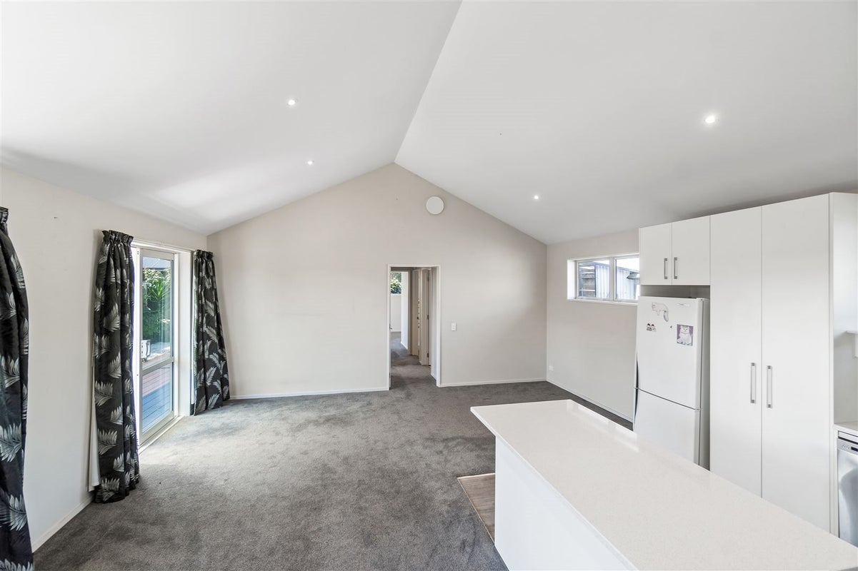 2/78 Marshland Road, Shirley, Christchurch - Carousel 2