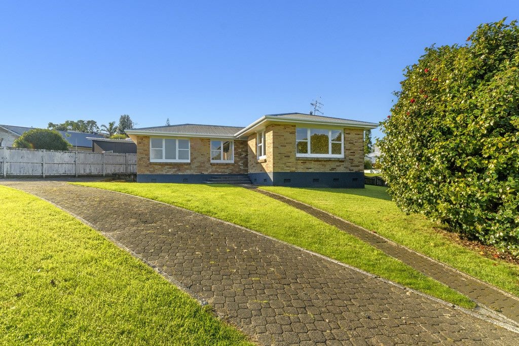 1 The Drive, Brookfield, Tauranga - Carousel 2