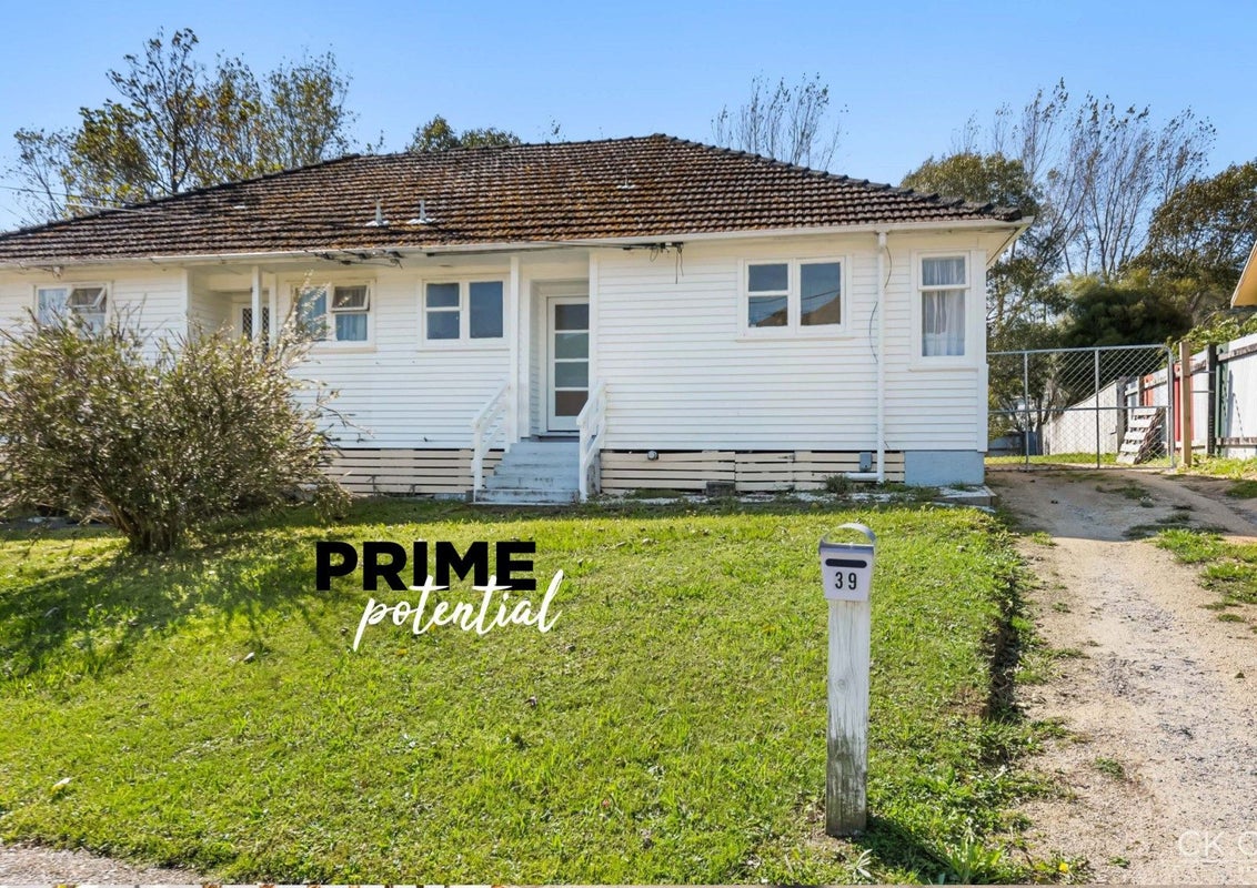 39 Prouse Crescent, Naenae, Lower Hutt - Carousel 1
