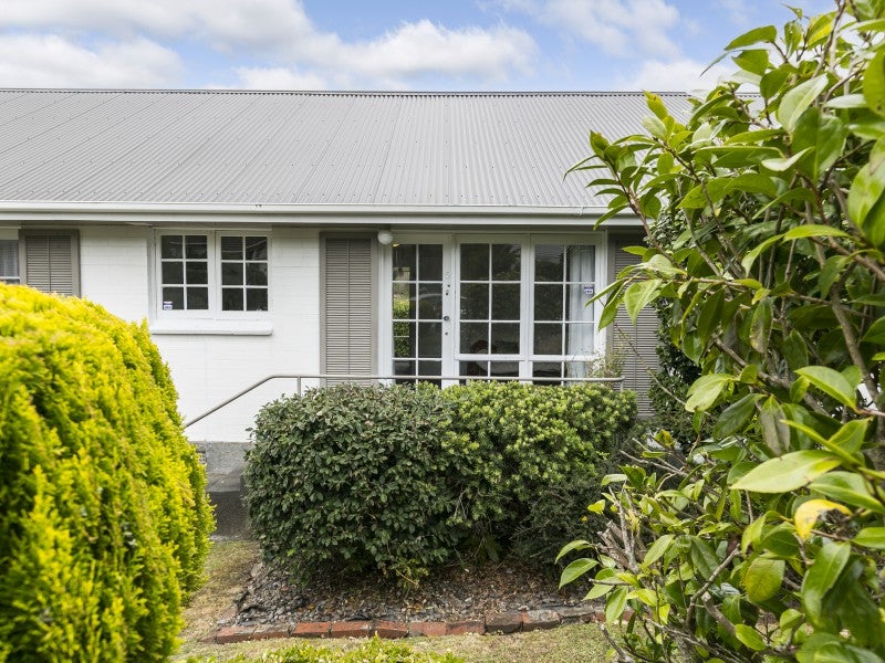5 Thurleigh Grove, Karori, Wellington - Carousel 1