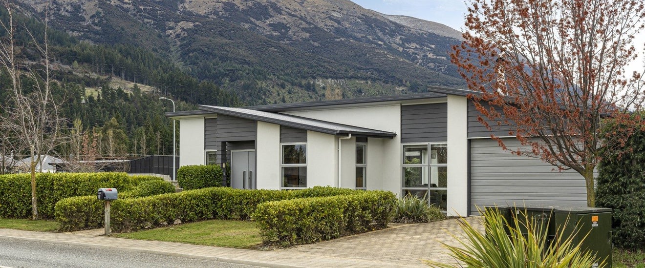 13 Timsfield Drive, Wanaka - Carousel 1