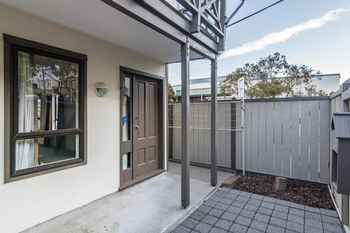 1/2 Goring Street, Thorndon, Wellington - Carousel 2