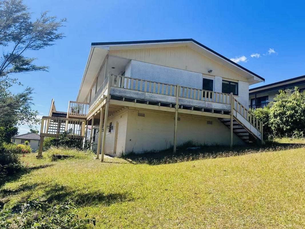 94 Langana Avenue, Browns Bay, Auckland - Carousel 2