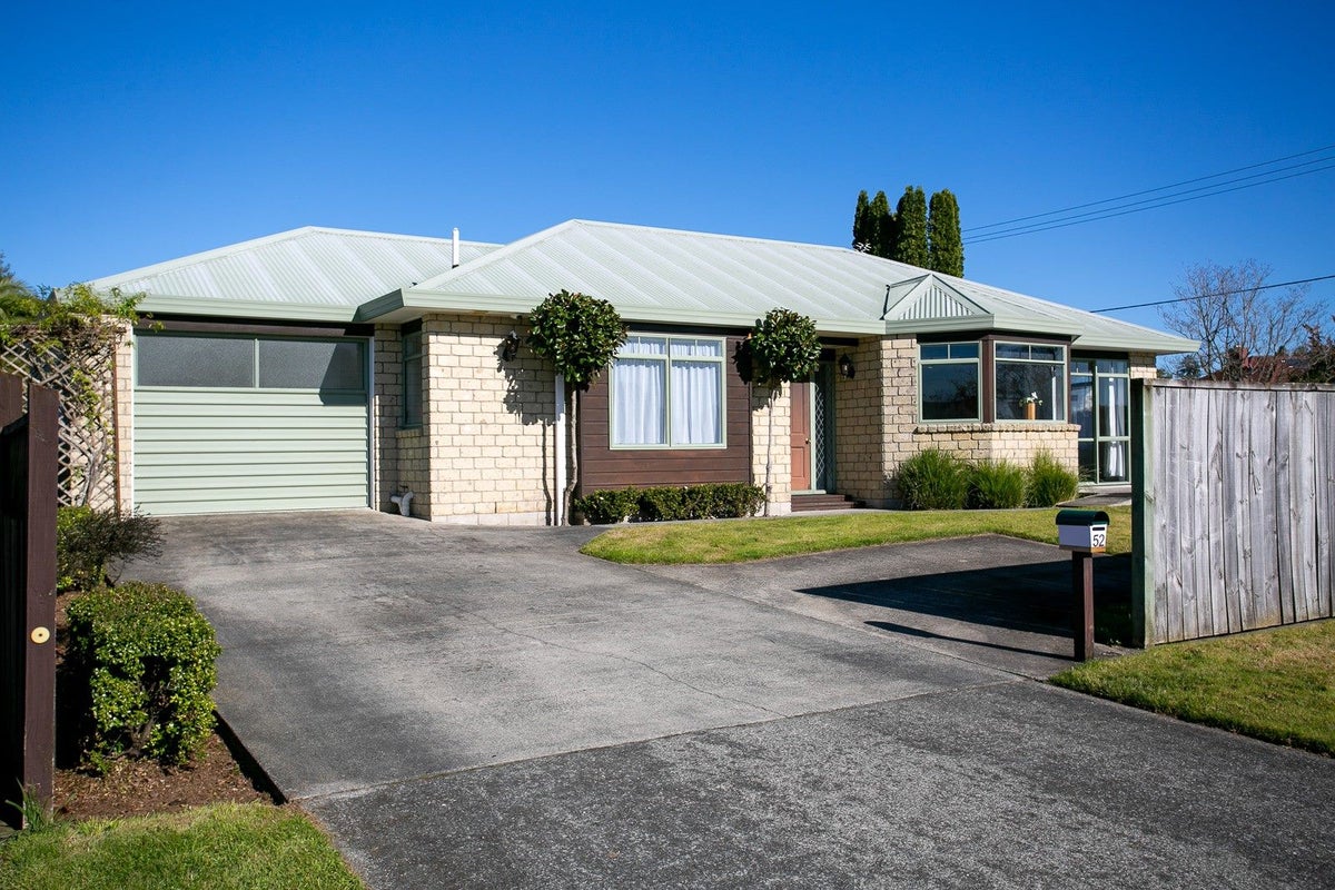 52 Byron Street, Leamington, Cambridge - Carousel 1