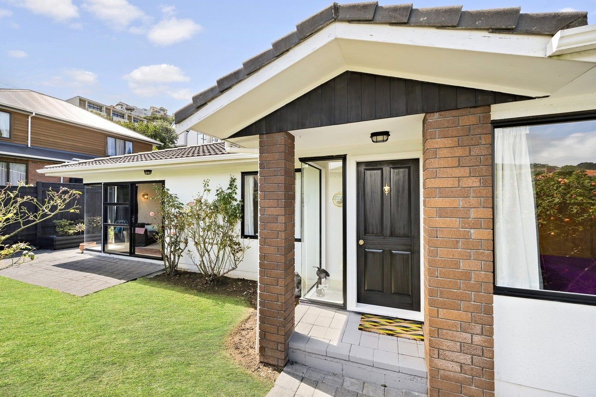29 Avon Street, Island Bay, Wellington - Carousel 2